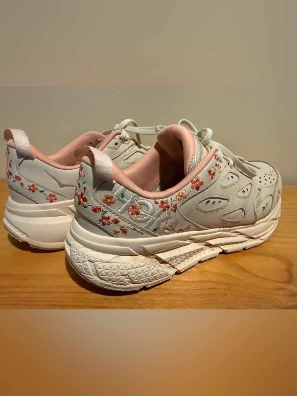HOKA Vibrant Bloom Clifton - Picture 4 of 15